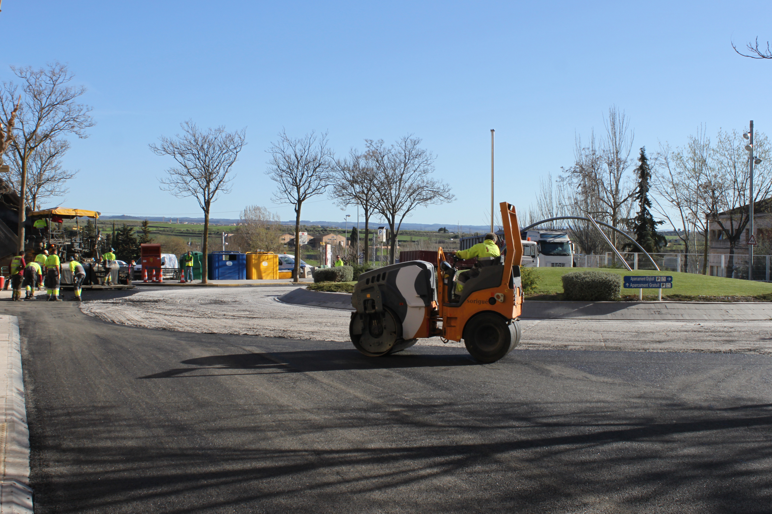 L’Ajuntament de Tàrrega renova el ferm de la plaça del Centenari, rotonda que forma part de la circumval•lació oest de la ciutat