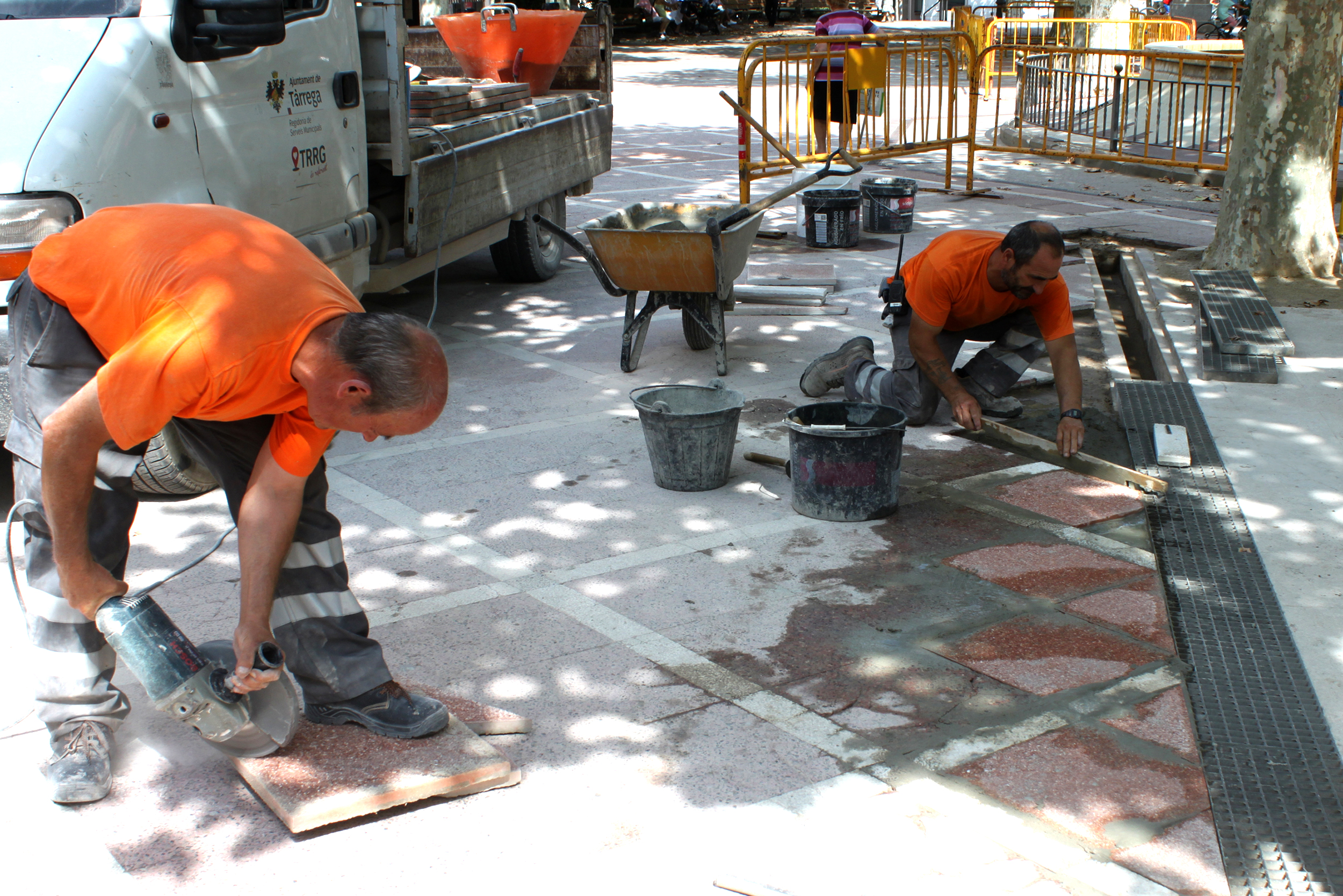 L’Ajuntament de Tàrrega renova paviment malmès a la cèntrica Plaça del Carme, dins el programa de manteniment d’espais públics