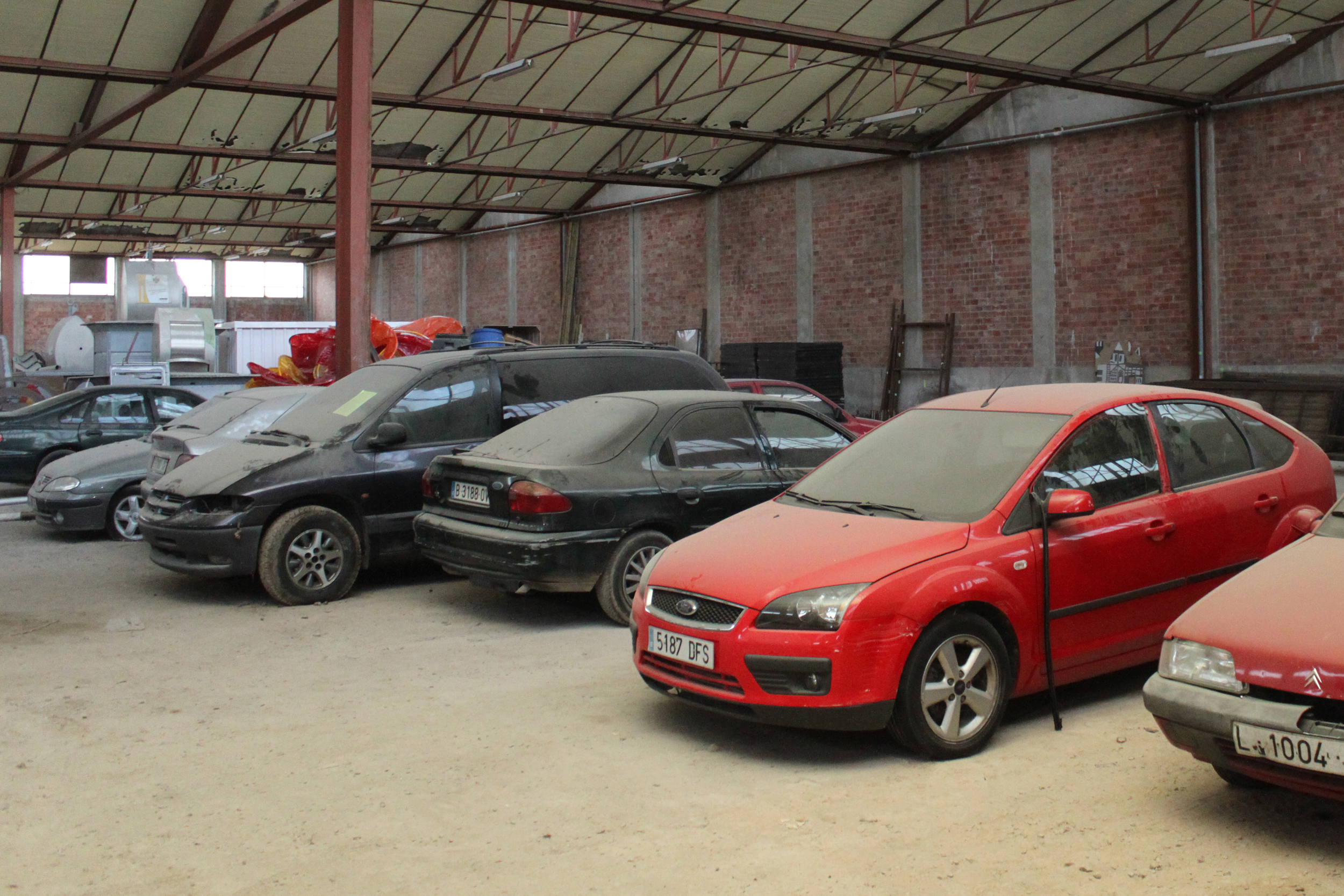 Tàrrega adjudica el servei de desballestament dels vehicles abandonats a la via pública