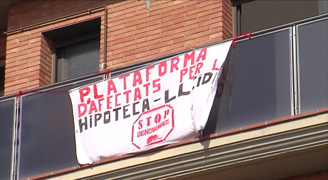 L’Ajuntament de Tàrrega evita el desnonament de quatre famílies i es compromet a facilitar habitatges socials als afectats