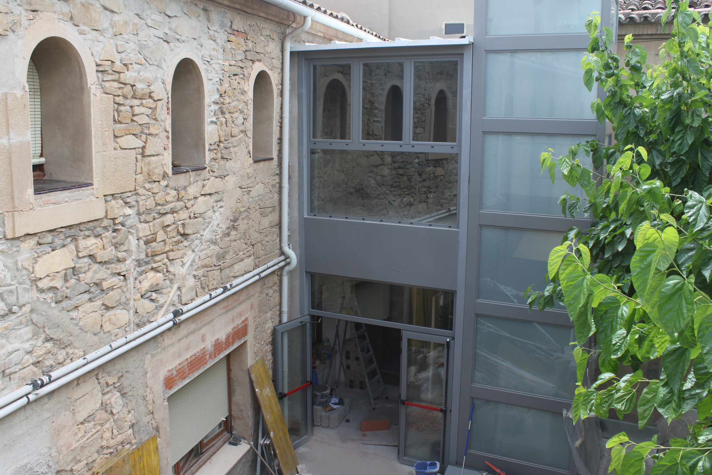Més accessibilitat a la Residència Sant Antoni de Tàrrega amb la instal·lació d’un segon ascensor