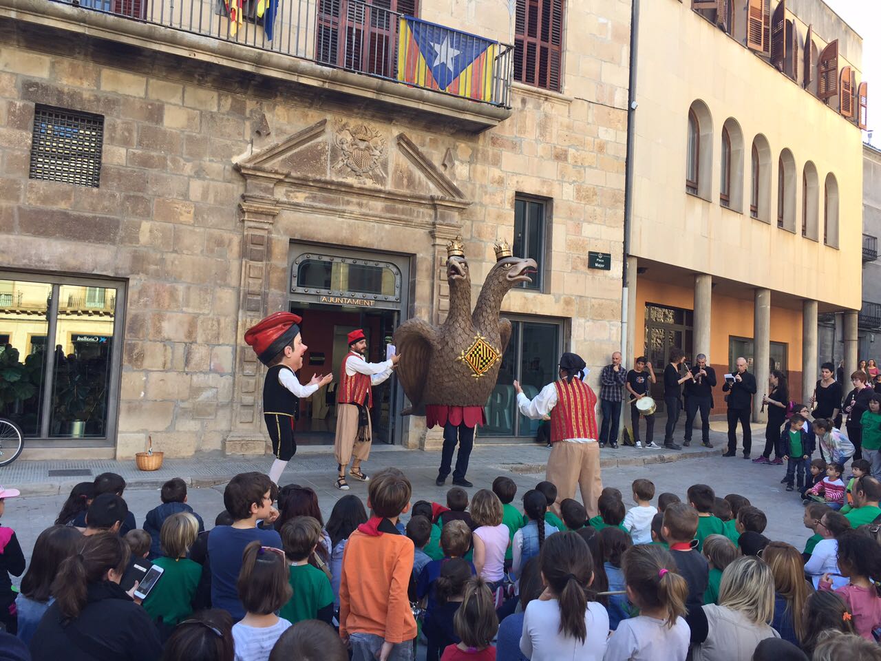 L’Associació Guixanet de Tàrrega posa a la venda per Sant Jordi el conte “L’Àliga de Tàrrega”