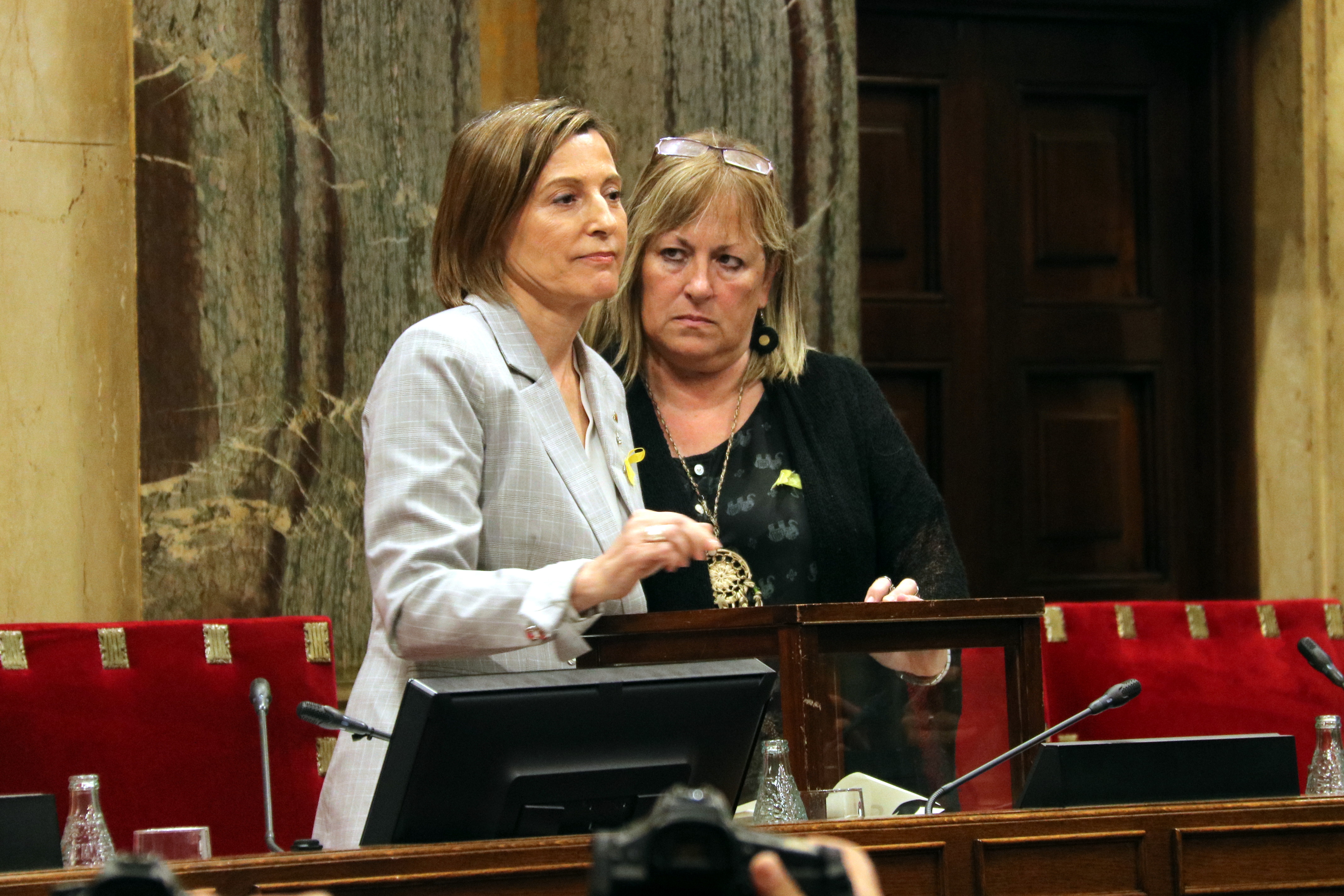 El Parlament declara la República catalana independent i insta el Govern a aplicar-ne els efectes