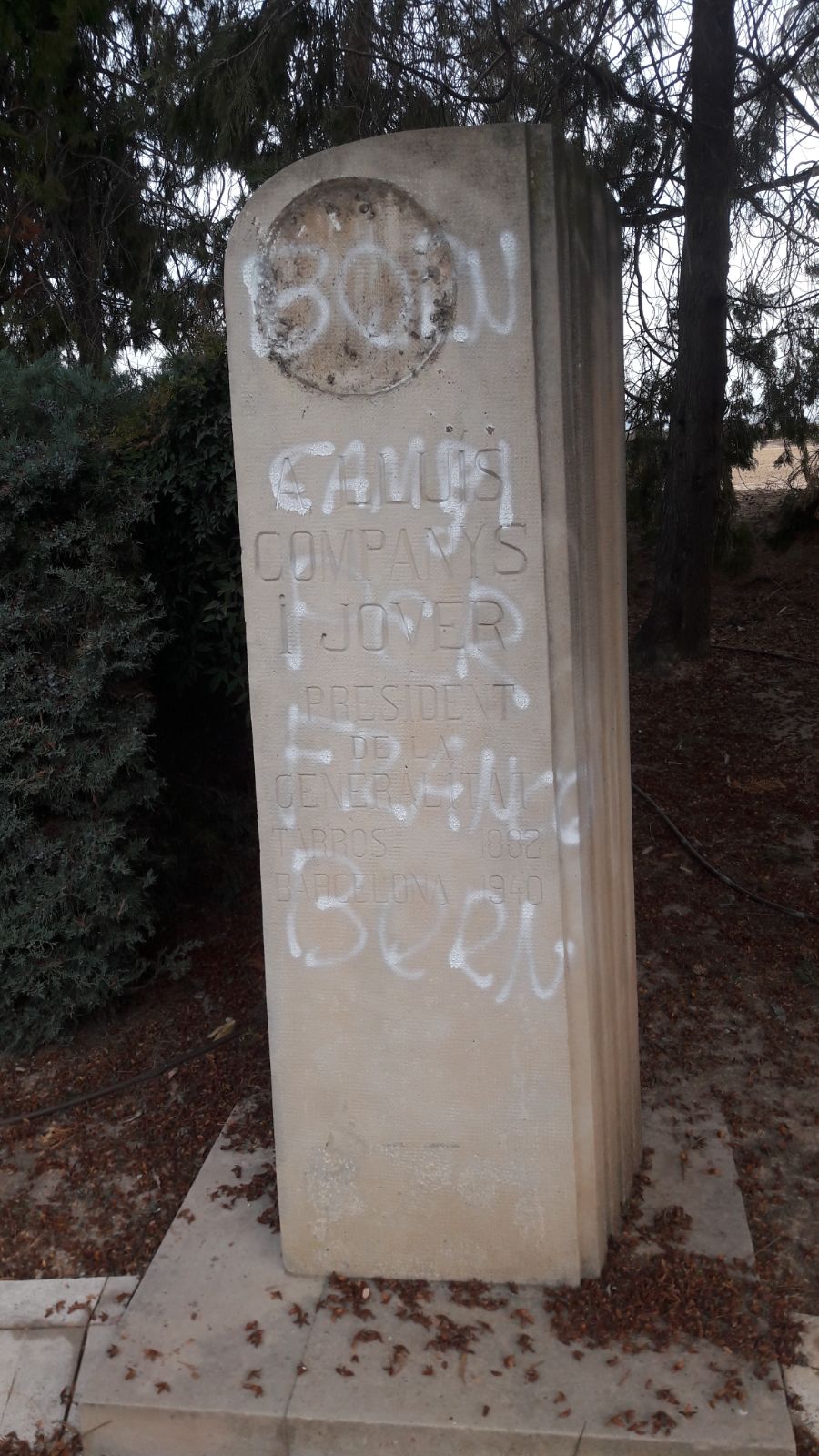 Nou acte vandàlic al monument de Companys al Tarròs, d’on s’han endut un medalló de bronze amb la cara del president
