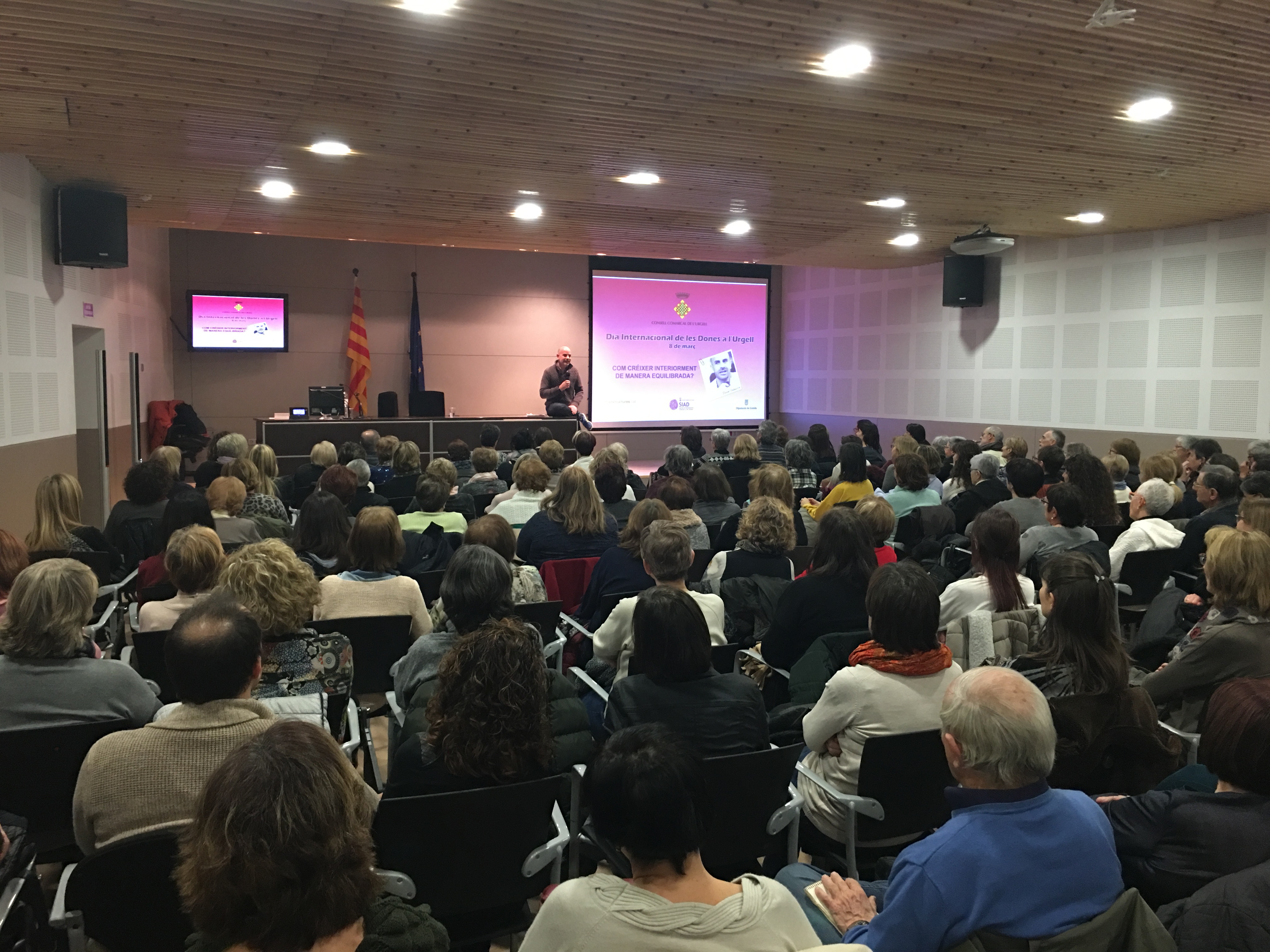 Conferència , COM CRÉIXER INTERIORMENT DE MANERA EQUILIBRADA.  en commemoració del Dia Internacional de les Dones