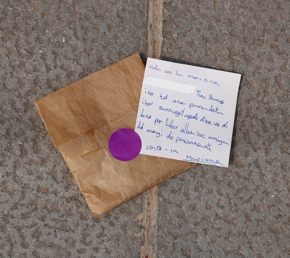 Es fa viral la carta amb un donatiu que una nena de vuit anys ha deixat a la porta de l’Associació Alba de Tàrrega