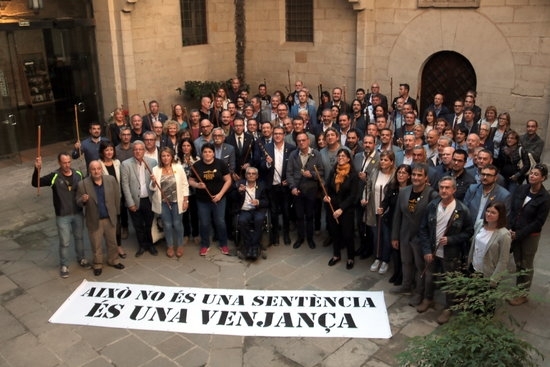 Més d’un centenar d’alcaldes i regidors lleidatans mostren el rebuig a la sentència contra els líders independentistes