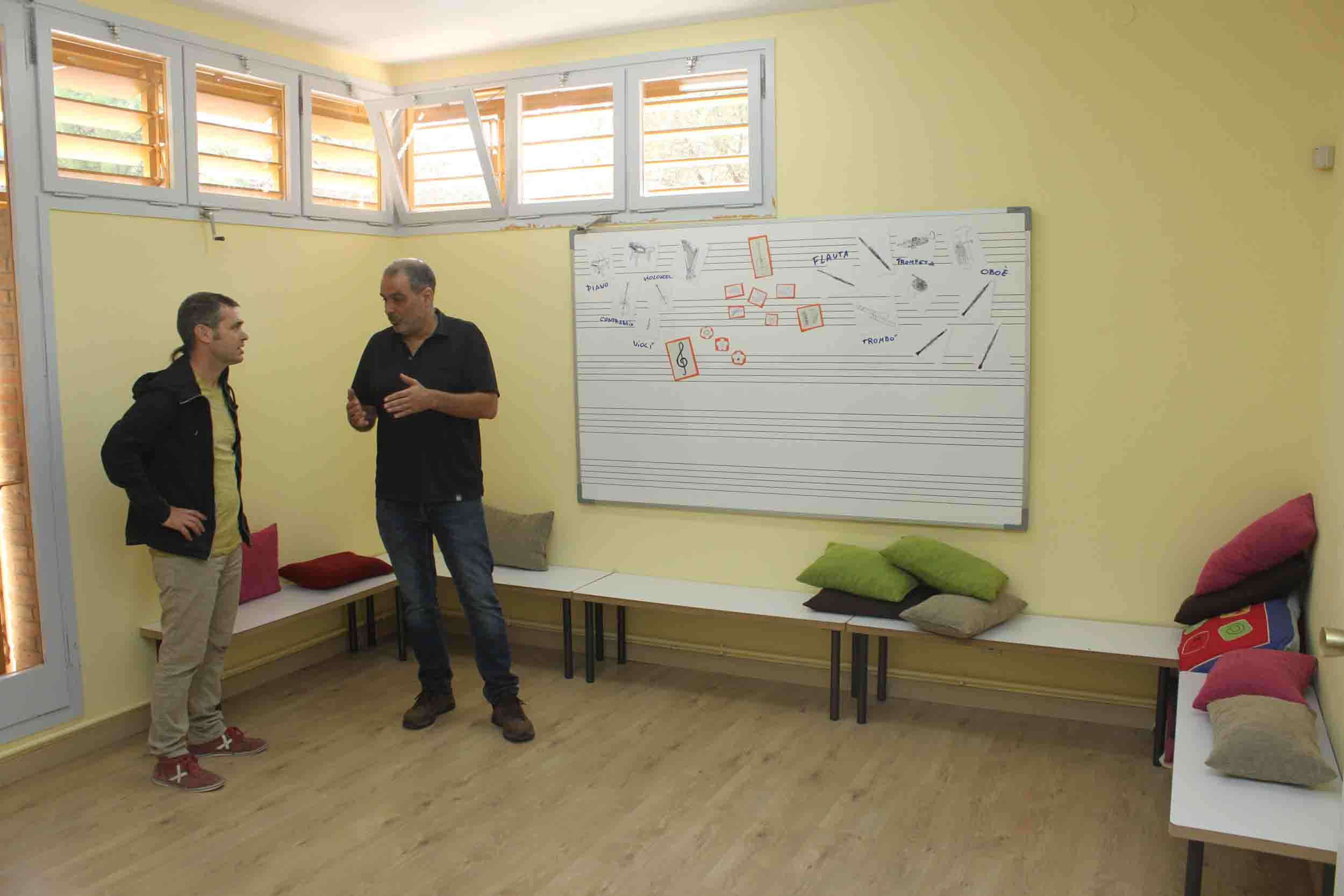 L’Escola Municipal de Música de Tàrrega estrena una nova aula de formació destinada als alumnes més petits, de 3 a 6 anys