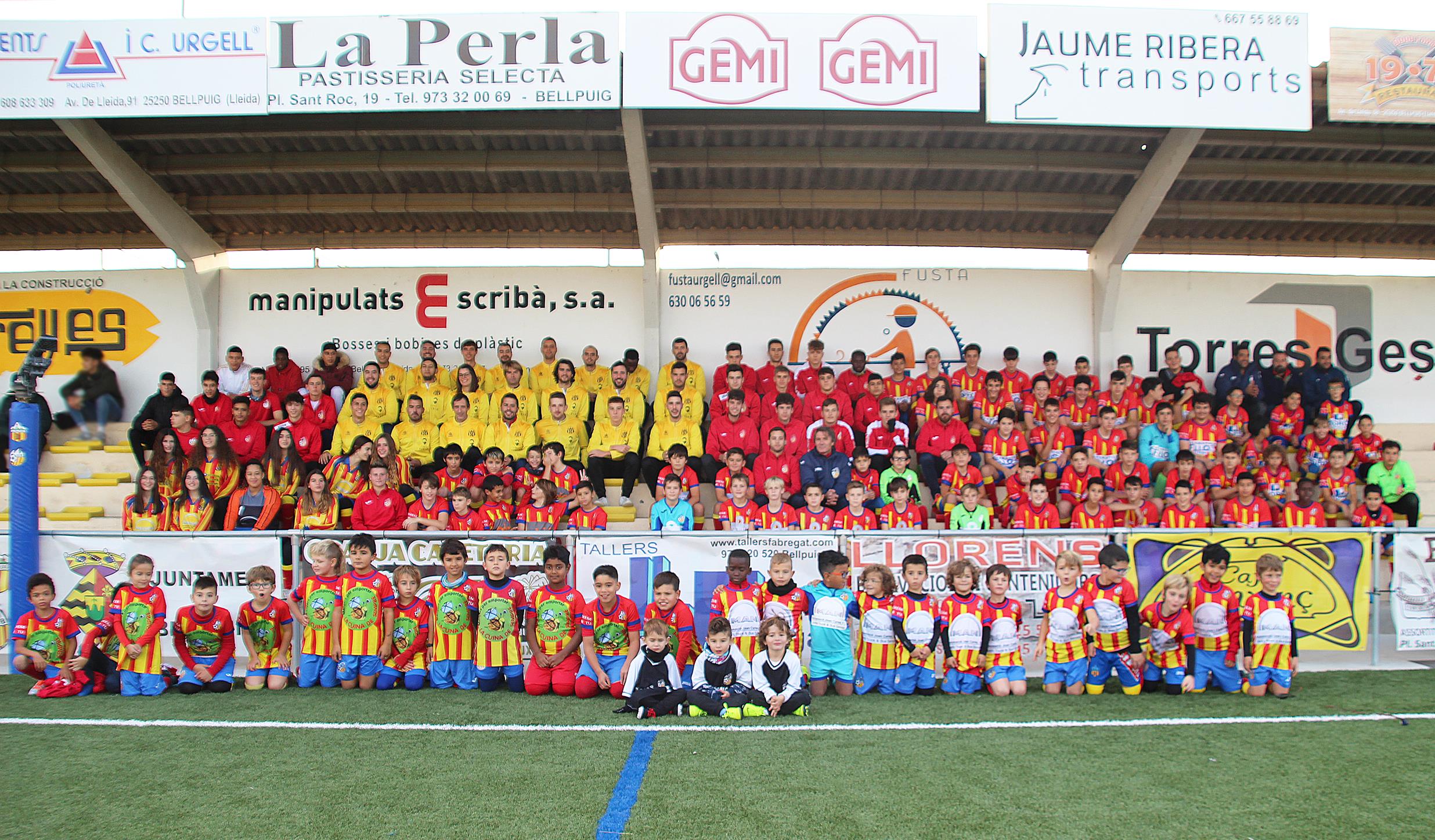 Presenten  els equips de futbol de Bellpuig  de la temporada 2019-2020