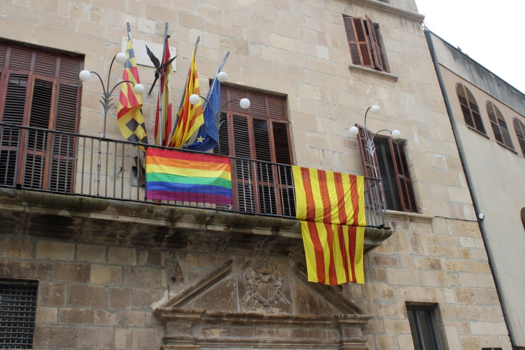 Bandera LGTBI, avui a la Casa Consistorial de Tàrrega