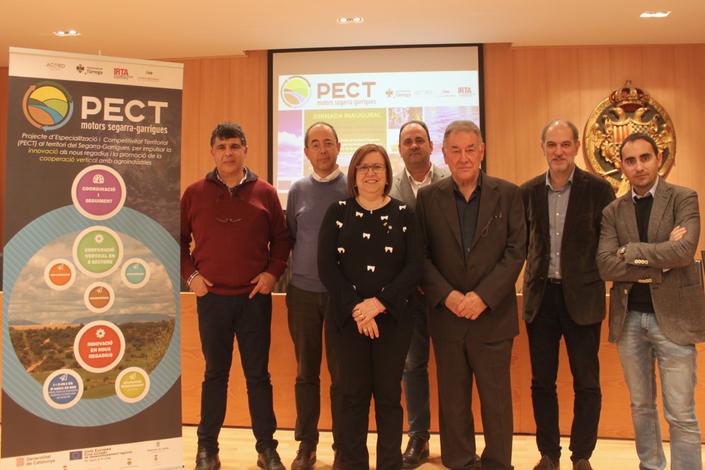 Foto de grup amb representants de les entitats que participen al PECT Motors per al Segarra - Garrigues