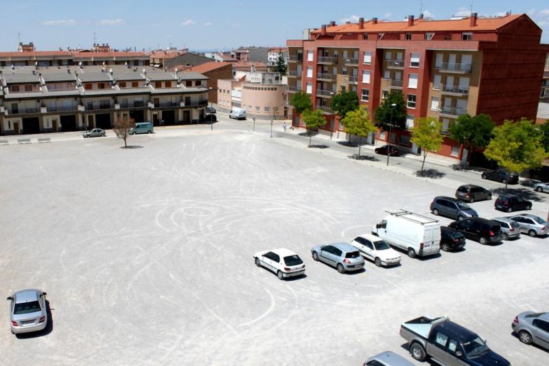 IMATGE D'ARXIU &middot; Pla&ccedil;a de les B&ograve;biles de T&agrave;rrega
