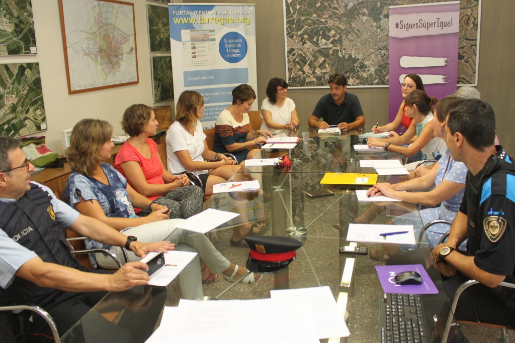 Reunió de treball per definir el nou protocol, amb el regidor de Polítiques de la Ciutadania, Jaume Folguera