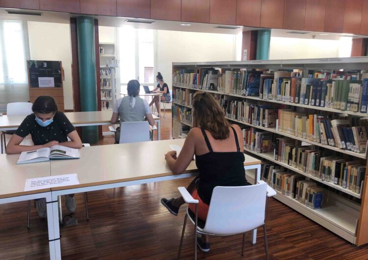 Reobren les sales de lectura de la Biblioteca Pública de Tàrrega – Germanes Güell amb el 50% de l’aforament