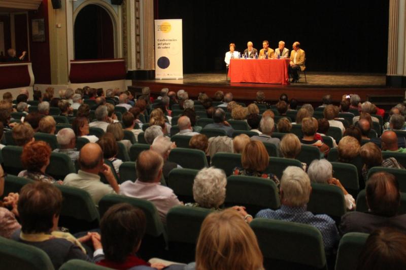 Sessi&oacute; inaugural del curs al Teatre Ateneu