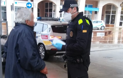 La Policia Local de Tàrrega intensifica al carrer les accions de protecció de la gent gran contra el coronavirus