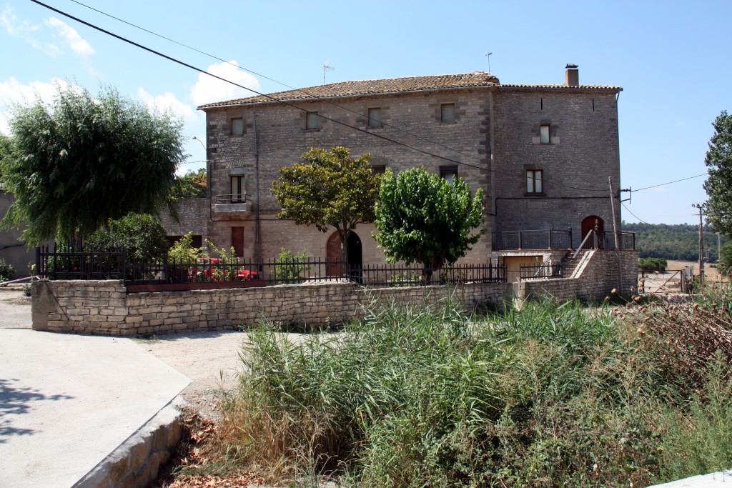 Imatge del 18 d'agost del 2013 de la masia de Gàver, al municipi d'Estaràs, on van tenir lloc els dos assalts violents. (Horitzontal)