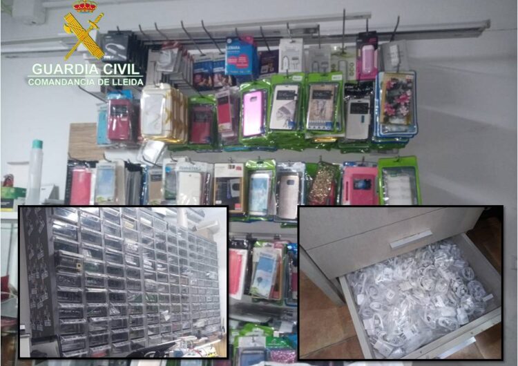 Comissen en una botiga de Tàrrega material de telefonia falsificat valorat en més de 6.000 euros