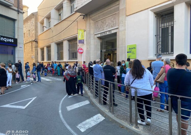 L’Ajuntament de Tàrrega fa una crida a evitar aglomeracions de vehicles i embussos de trànsit davant els centres educatius