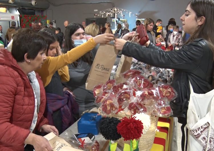 L’essència de Sant Jordi torna a Tàrrega tot i la pluja