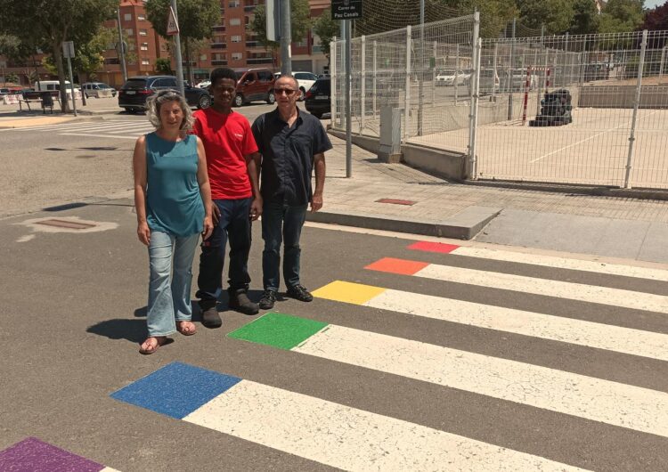 Tàrrega pinta els colors de la bandera LGBTIQ+ en passos de vianants de la ciutat