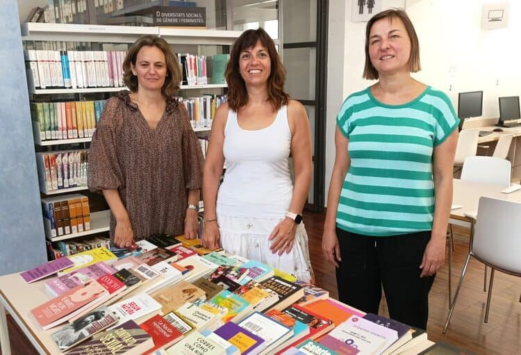 La Biblioteca Germanes Güell de Tàrrega incorpora al seu fons més d’un centenar de títols sobre feminisme