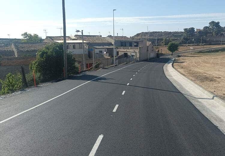 L’Ajuntament de Tàrrega renova el ferm del carrer Partida Nova de Claravalls, que enllaça la C-14 amb les piscines del poble