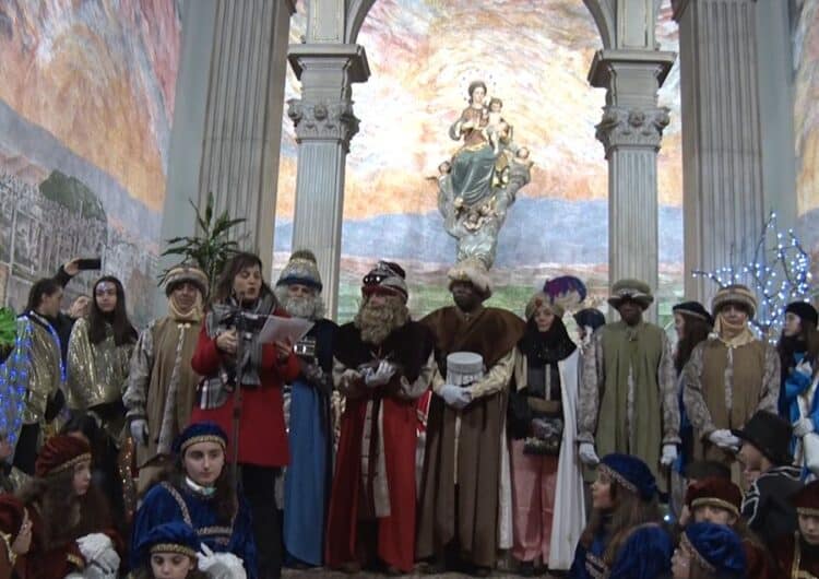 L’Església de l’Alba de Tàrrega aixopluga els Reis Mags de la pluja
