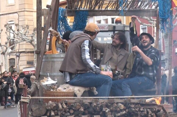 La festa dels Tres Tombs llueix folklore i reivindicacions agràries a Tàrrega