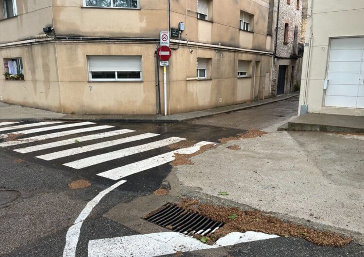 L’Ajuntament de Tàrrega inicia una campanya de millora de la xarxa de clavegueram reparant embornals