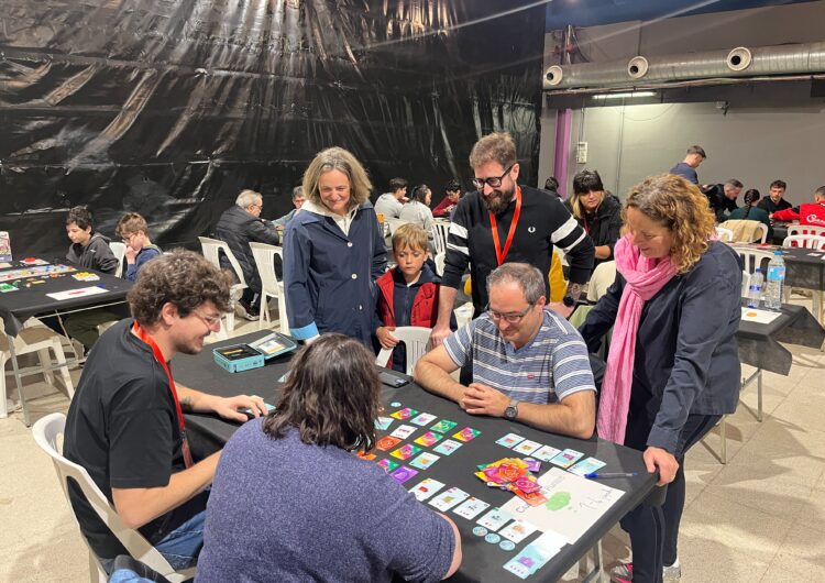 Èxit de participació del ‘Seu i Calla’, la primera mostra de jocs de taula moderns a Tàrrega
