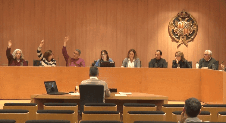 El Ple desacredita l’estudi sobre el model de gestió de l’aigua però aprova el reglament per a Ràdio Tàrrega