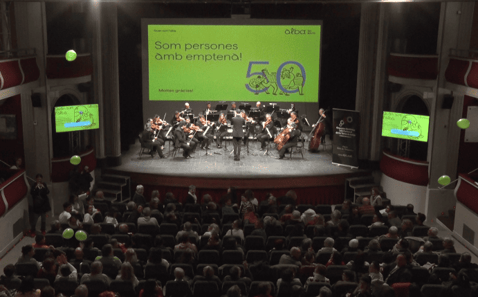 Alba tanca el 50è aniversari amb música, emoció i reivindicació