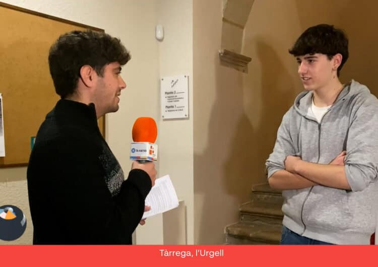 Connecta Lleida Pirineus: Robert Sambola, de 17 anys, reinterpreta els Gegants de Cal Terés, en el seu treball de recerca 