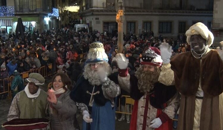 Tàrrega viu una Cavalcada de Reis multitudinària i inclusiva