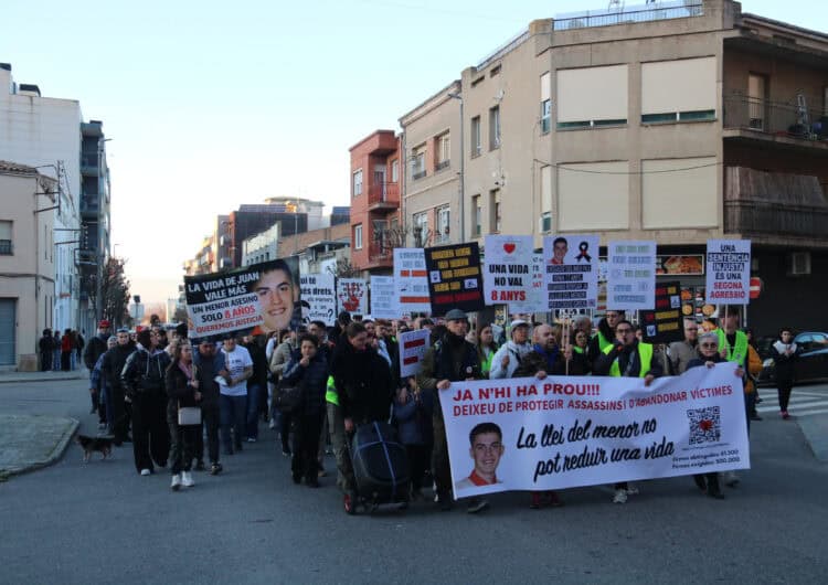 Unes 120 persones es manifesten a Tàrrega per reclamar canvis en la Llei del Menor