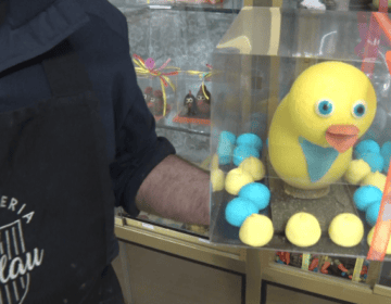 Mones de Pasqua amb segell targarí