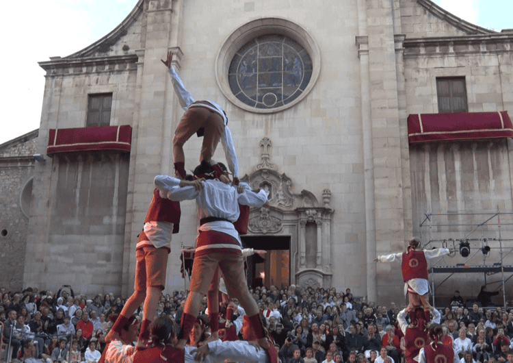 Esclat de cultura tradicional a Tàrrega amb l’exhibició de balls populars de l’Eixida