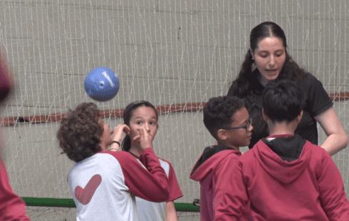 L’handbol entra a les escoles de Tàrrega de la mà del CEACA