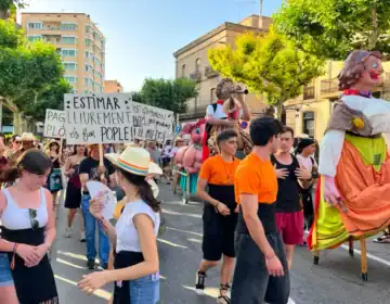 Tàrrega reivindica la diversitat i els drets LGBTIQ+ amb un gran èxit de participació de l’Orgull de Pople