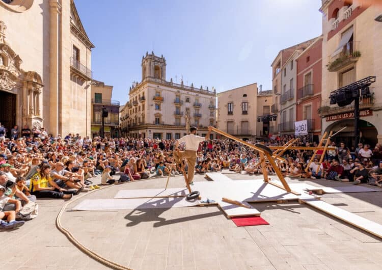 L’Ajuntament de Tàrrega reforça el pressupost de FiraTàrrega 2026 amb 30.000 euros addicionals per ampliar la gratuïtat dels espectacles