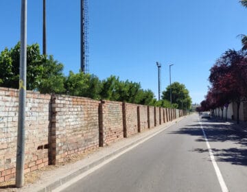 Tàrrega aprova el projecte per renovar el mur perimetral del costat sud del camp de futbol