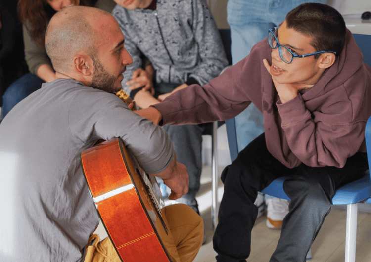 L’Escola Alba inicia el nou curs escolar ampliant el projecte de musicoteràpia gràcies al suport de bonÀrea Agrupa