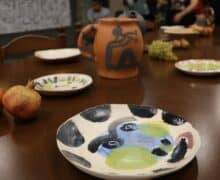 L’exposició “A taula amb Picasso” reuneix a Verdú 24 plats creats pels artistes de La Divergent i tres peces originals de Picasso