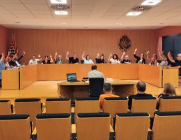 Unanimitat al Ple de Tàrrega per impulsar la climatització dels centres educatius de la ciutat