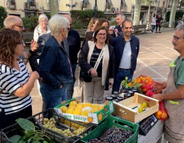 La Fira del Medi Ambient omple de productes de proximitat la plaça del Carme de Tàrrega